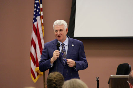 Steve Fazio speaks to Notaries at NNA headquarters